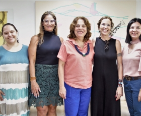 Reunião do Instituto de Estudos Avançados Caleidoscópio. Na imagem, as pesquisadoras: Alice Cidade(DPI), Maria Carmen Gomes(CEAM), Márcia Abrahão(Reitora UnB), Viviane Resende(CEAM) e Elisabeth Ibarra(CEAM). Foto: Beto Monteiro/Ascom UnB. 07/02/2023